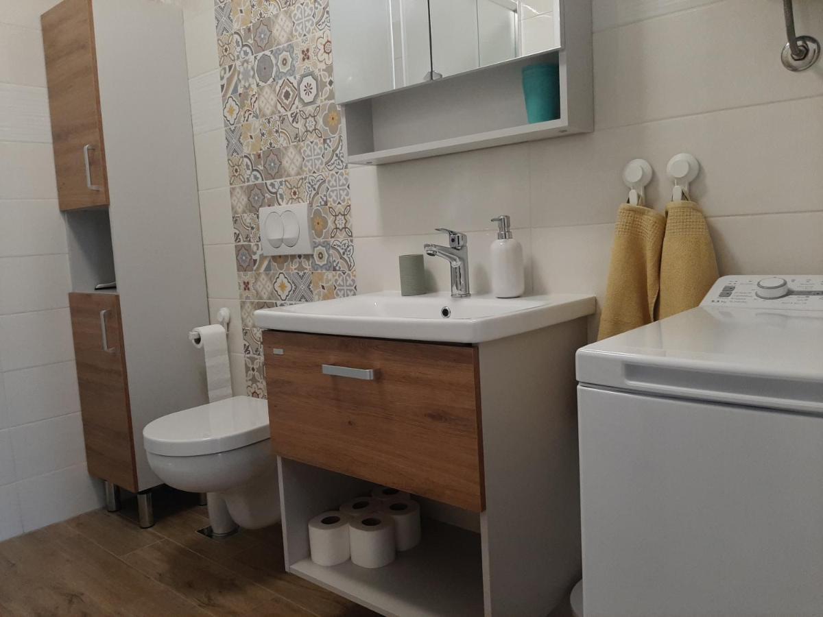 Apartma Linda *